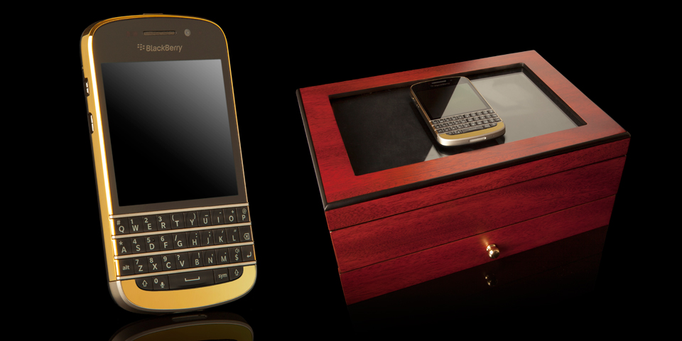 Британская компания Goldgenie представила золотой BlackBerry Q10