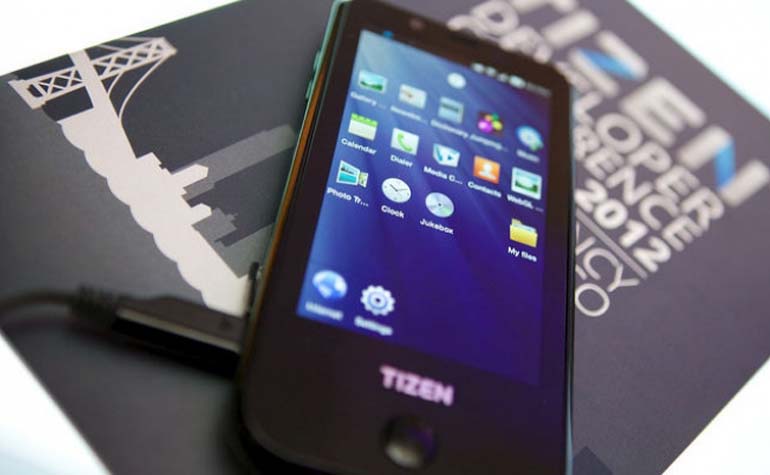 Первые фотографии смартфона Samsung на базе Tizen