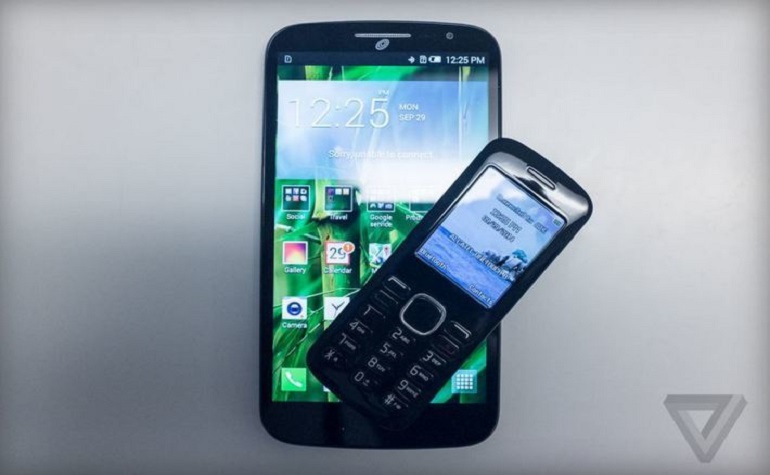 Комплект Pop Mega и Buddy – смартфон с телефоном от Alcatel