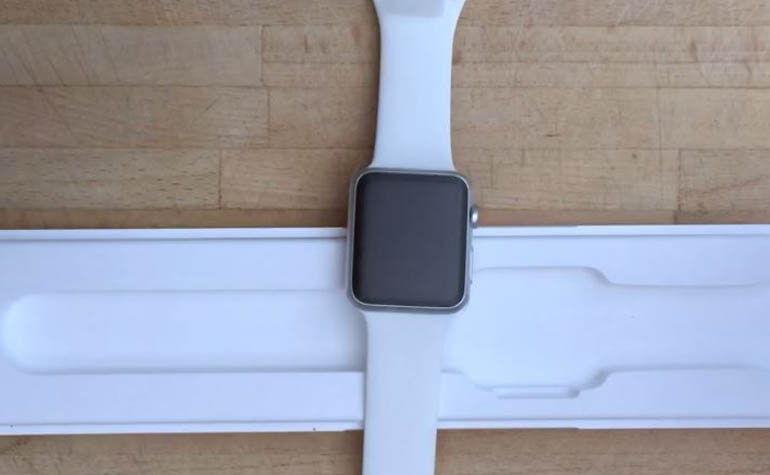 Над часами Apple Watch эксперименты продолжаются